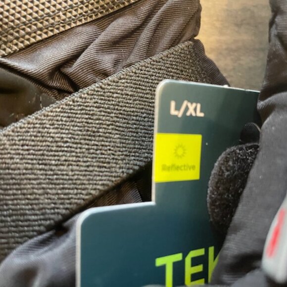 Tek Gear Gloves NEW Mens L /Xl Warm Gear Ski Black 3M Thinsulate Water Resistant - Picture 2 of 2